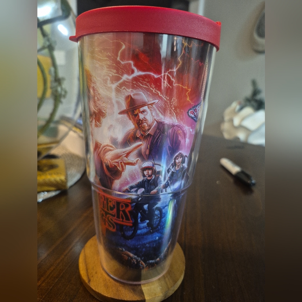 Tervis Stranger Things 24 oz Insulated Tumbler – Eleven Montage – Red Lid - Picture 6 of 17